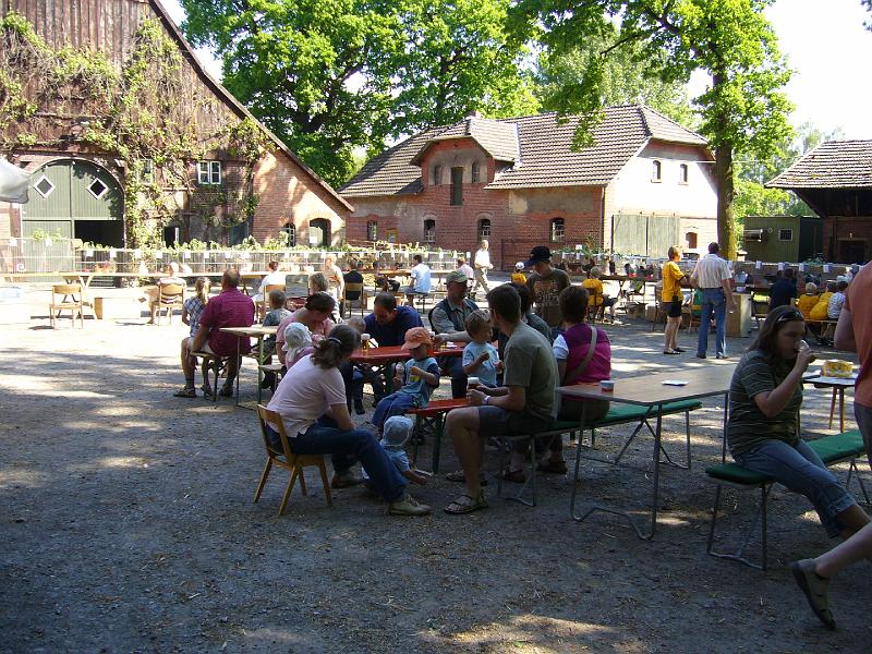 Haehnewettkraehen der Kreisjugend des Kreisverbandes Guetersloh 002.jpg - Hähnewettkrähen des Kreisverbandes Gütersloh in Langenberg auf dem Hofe Großelohmann